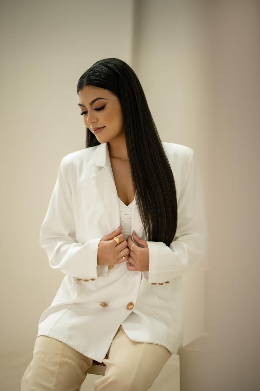 Marcelle Giollo em retrato profissional